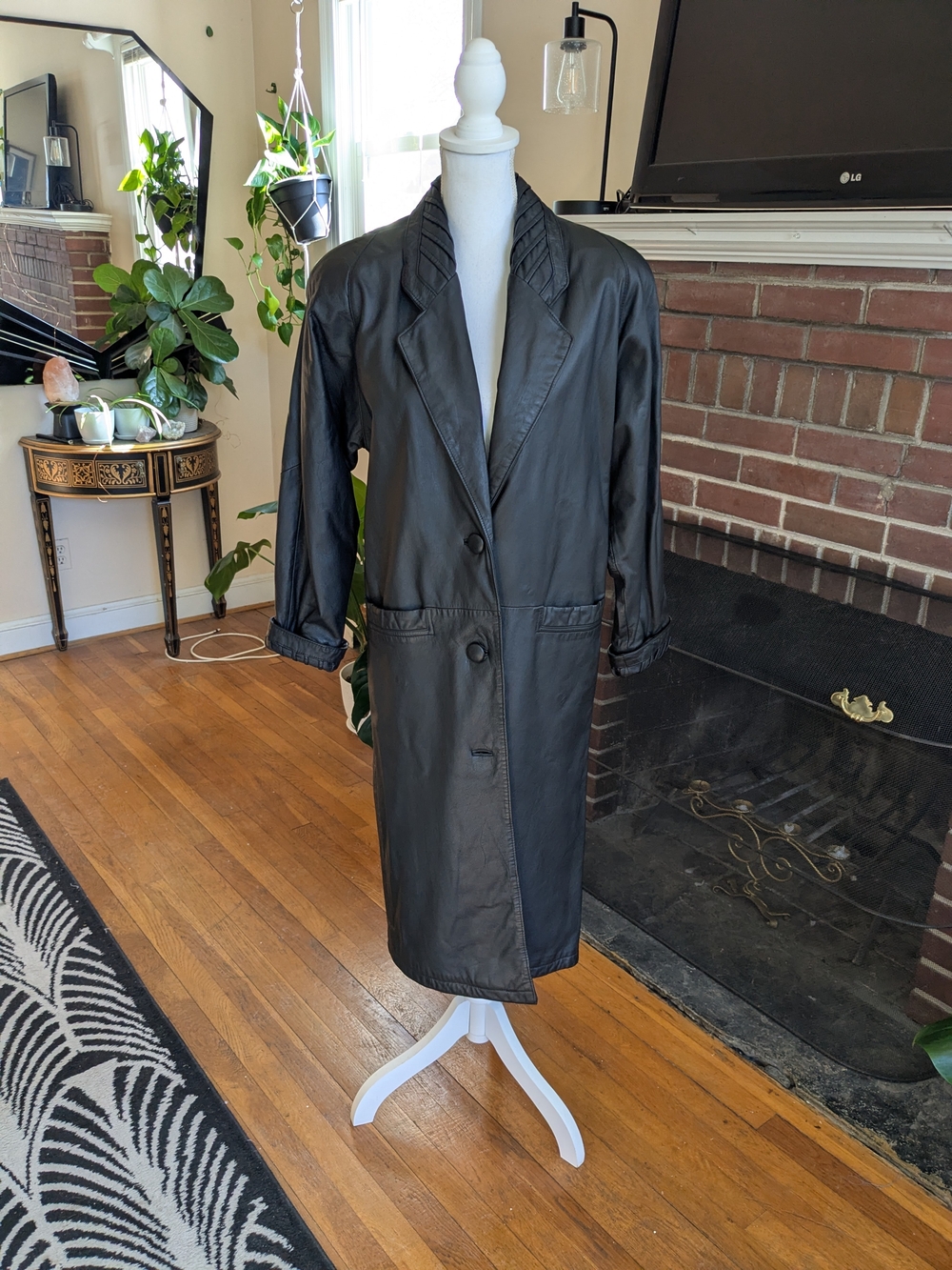 1980s Black Leather Trench Coat with Pleated Collar and Cuffs